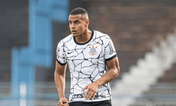 Torcida do Timão implora para o famoso jogador de futebol, Murillo não seja vendido (Foto: Reprodução)