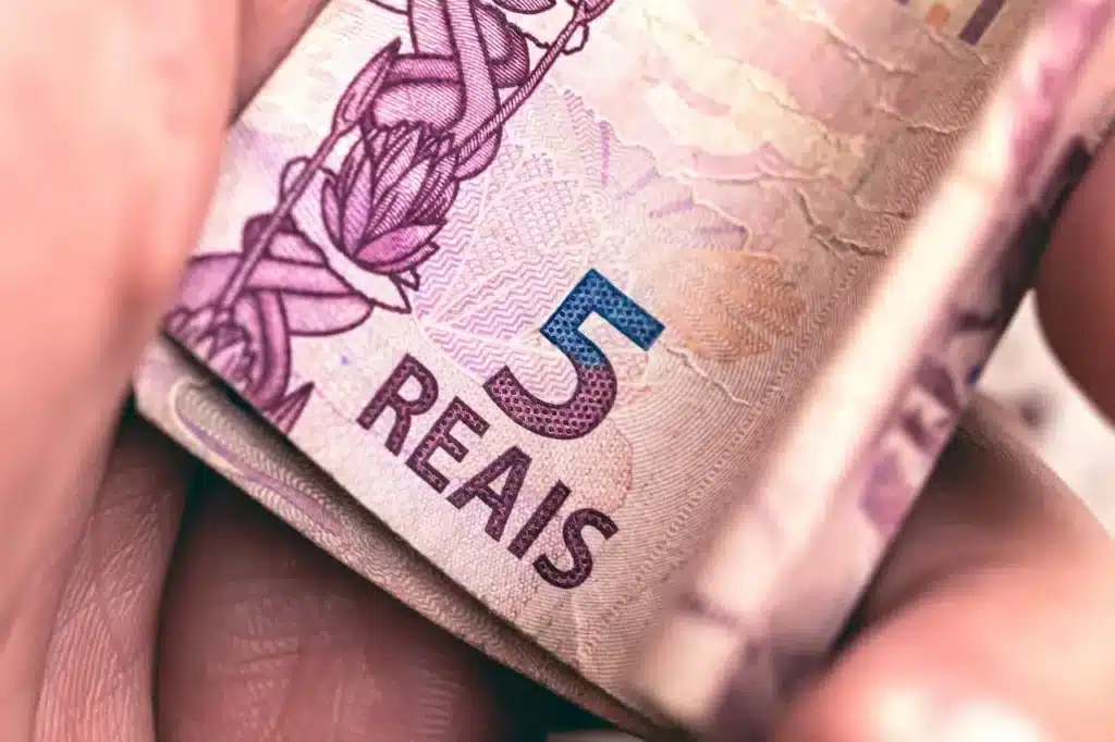 Nota de 5 reais com erro, está valendo um dinheirão (Imagem: Reprodução)