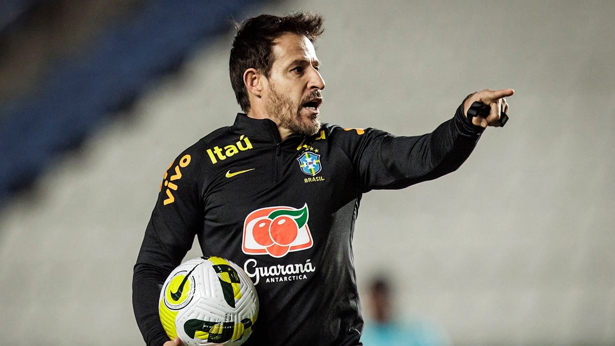 Ramon Menezes é técnico da Seleção Brasileira Olímpica (Foto: Reprodução/ Pedro Vale/ CBF)