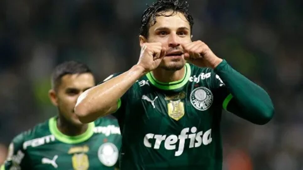 Raphael Veiga joga pelo Palmeiras
