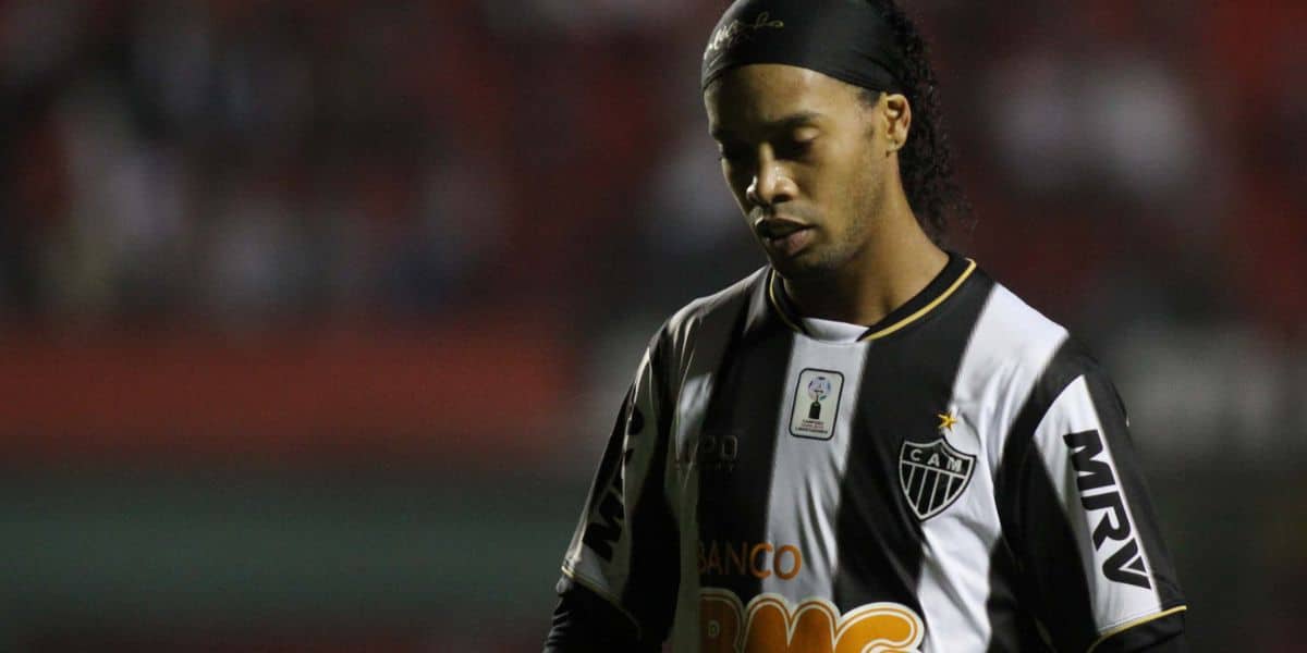 "Boletos atrasados": Dívida milionária do Atlético-MG com Ronaldinho Gaúcho é exposta (Reprodução/Internet)