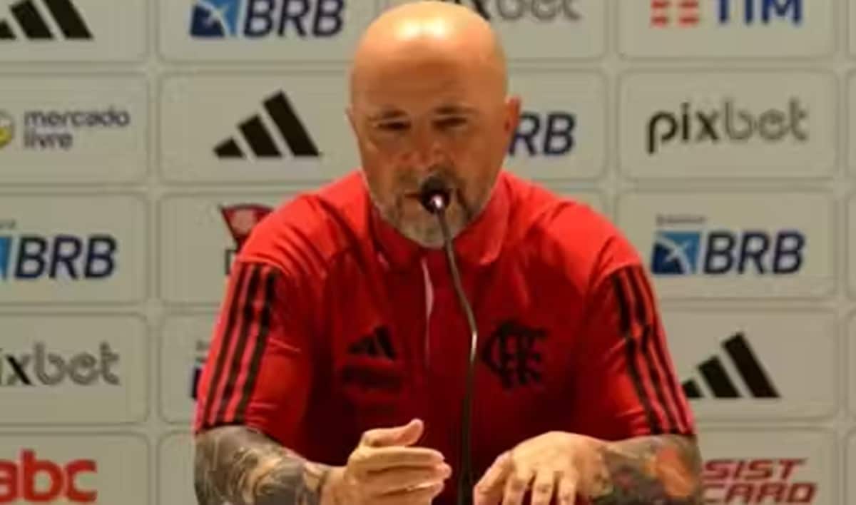 Jorge Sampaoli em coletiva de imprensa (Foto: Reprodução/ YouTube)