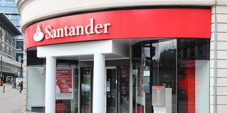 Fachada de uma agência do Banco Santander