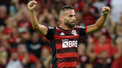 Imagem do post Famoso clube se movimenta e manifesta interesse em Thiago Maia, peça-chave do Flamengo