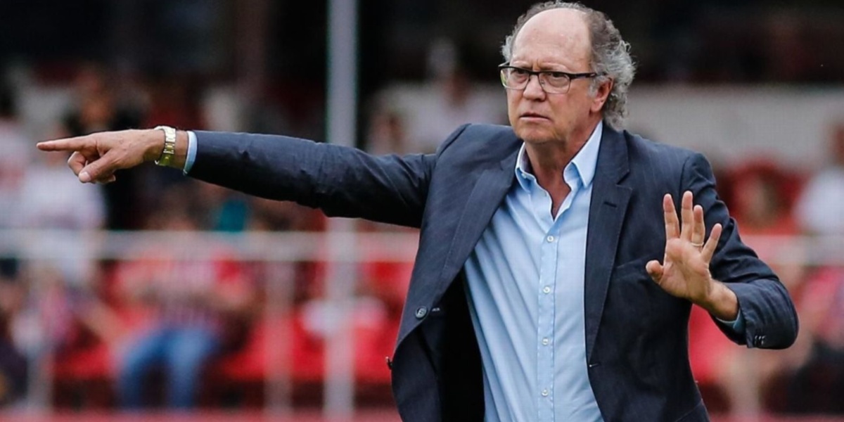 Paulo Roberto Falcão, diretor de futebol do Santos (Imagem Reprodução Internet)