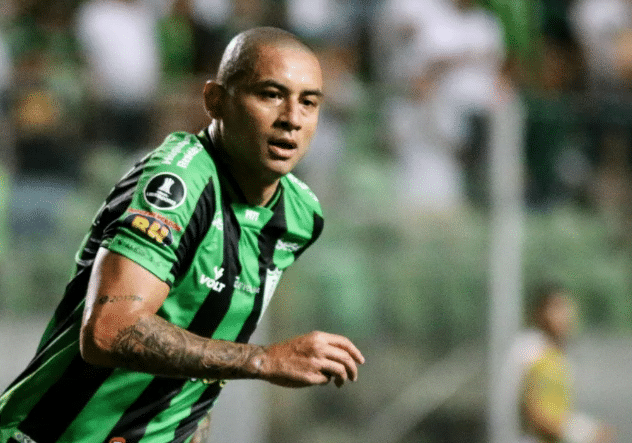 Wellington Paulista escancara situação no América Mineiro em jogo (Foto: Reprodução)