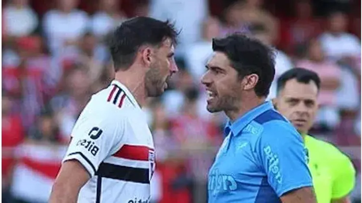 Duscussão acalorada de Abel Ferreira com Jonathan Calleri do São Paulo (Foto: Reprodução/ Premiere/ Twitter)