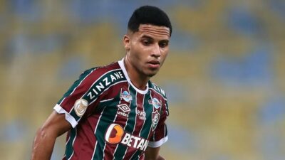 Imagem do post Lesão grave tira volante Alexsander do Fluminense por meses; saiba detalhes do caso