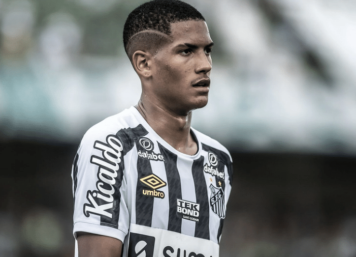 Santos estuda venda de Ângelo e valor milionário assusta a torcida (Foto: Reprodução)