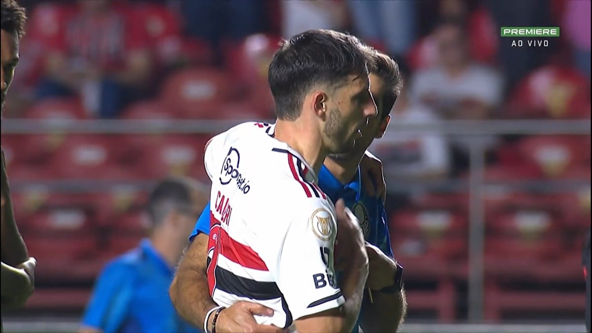 Calleri, do São Paulo, e técnico do Palmeiras, conversando e se perdoando após discussão (Fotos: Reprodução/ Premiere/ ESPN)