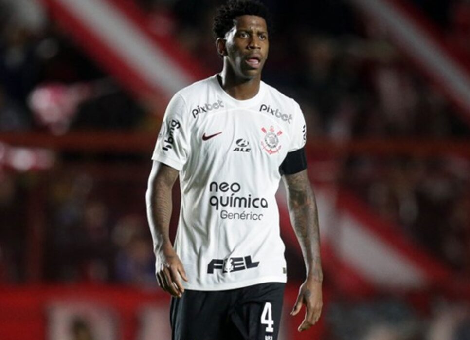Mano Menezes O zagueiro Gil (Foto: Reprodução/ Rodrigo Coca/ Ag Corinthians)