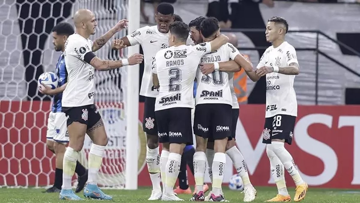 Com jovens e reservas, Corinthians dá banho no Liverpool pela Libertadores 2023 (Foto: Reprodução/ Alexandre Schneider/ Getty Images)