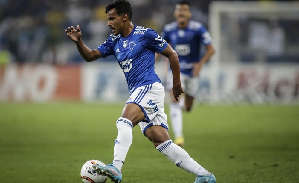 Cria do Cruzeiro, Kaiki é lateral-esquerdo e tem apenas 20 anos (Foto: Reprodução/ Staff Images/ Cruzeiro)