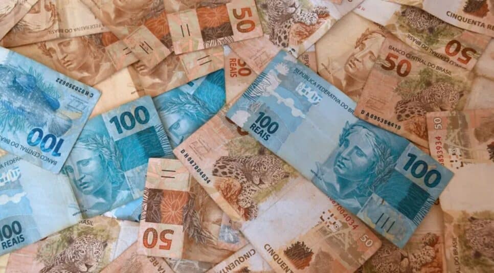 Auxílio é pago para moradores de cidade