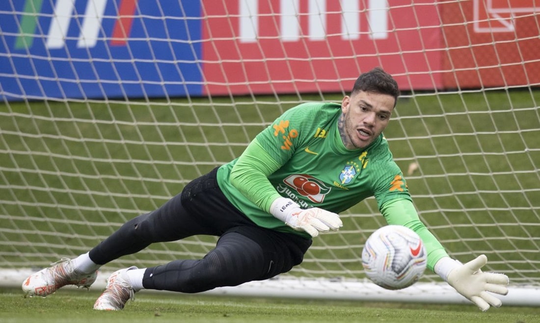 Ederson, Campeão do Manchester City, defendeu o gol da Seleção Brasileira (Foto: Reprodução/ CBF/ Lucas Figueiredo)