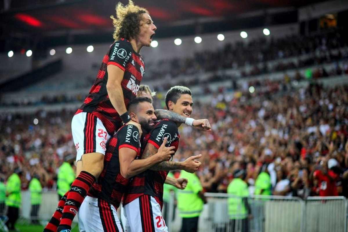 David Luiz, Pedro e Thiago Maia em comemoração de gol do Flamengo