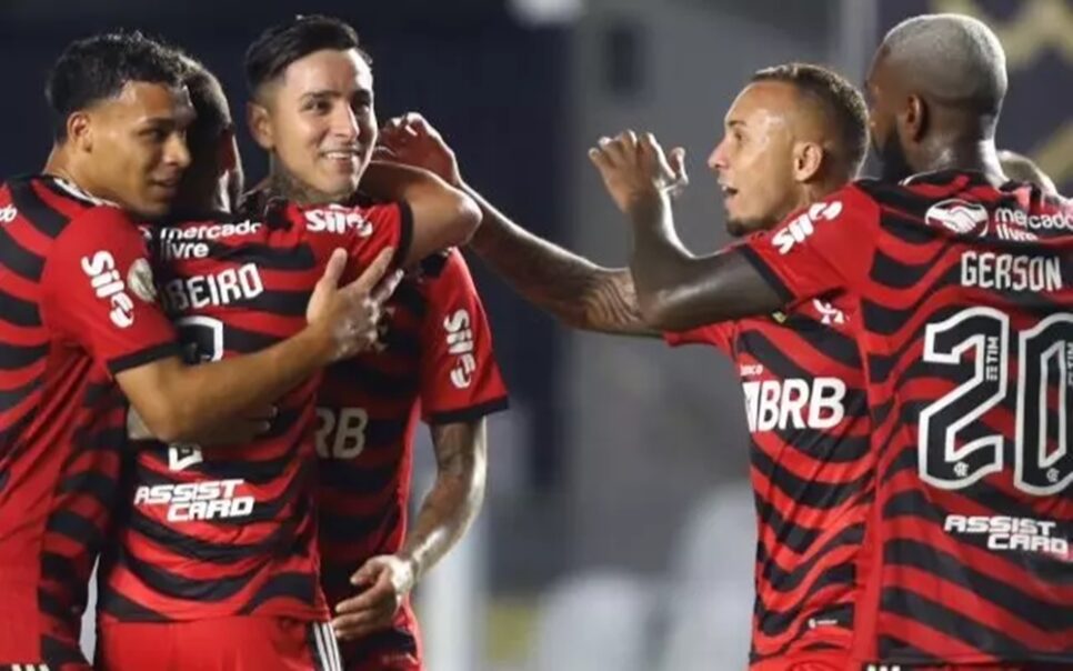 Equipe do Flamengo em jogo de vitória contra o Santos (Foto: Reprodução/ Gilvan de Souza/ CRF)