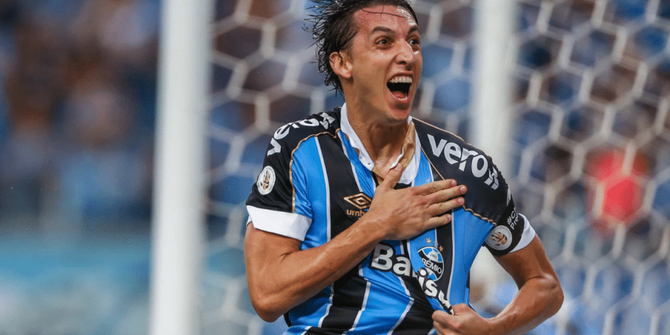 Tristeza para o jogador: Estado de Geromel deixa Grêmio aflito e Caleffi se preocupa ainda mais (Reprodução/Internet)