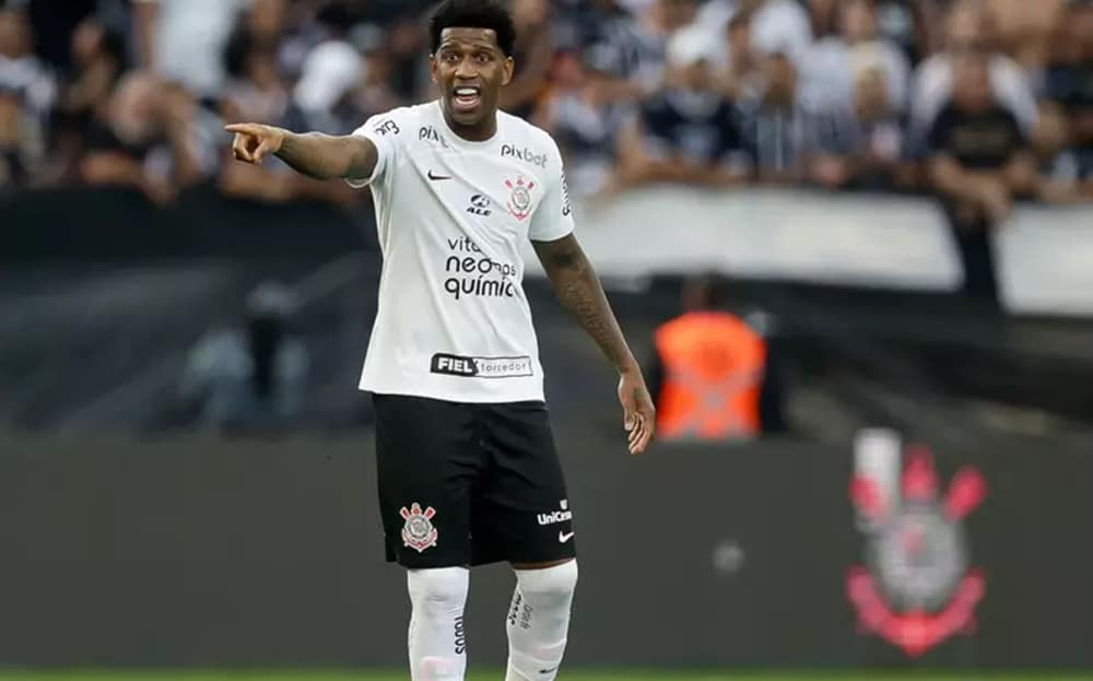 Medalhão do Timão não aguenta críticas (Foto: Reprodução/ Agência Corinthians / Gazeta Esportiva)