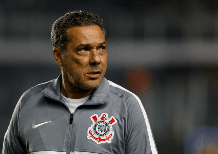 Luxemburgo vê Corinthians desistir de negociação com reforço (Foto: Reprodução)