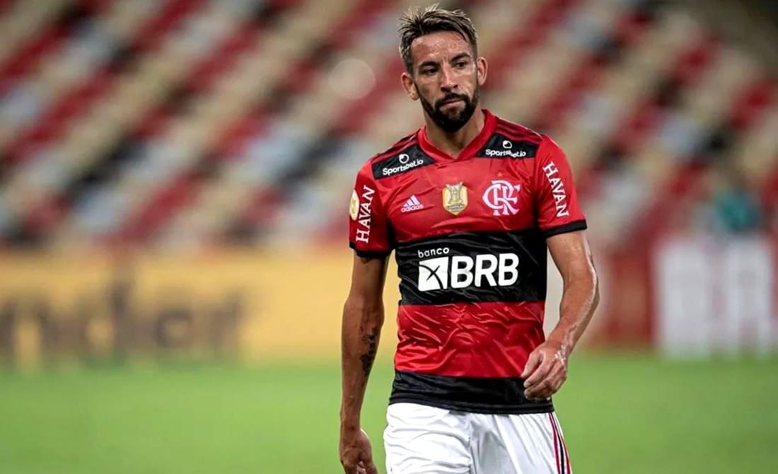 Maurício Isla em seu tempo de Flamengo (Foto: Reprodução/ CRF)