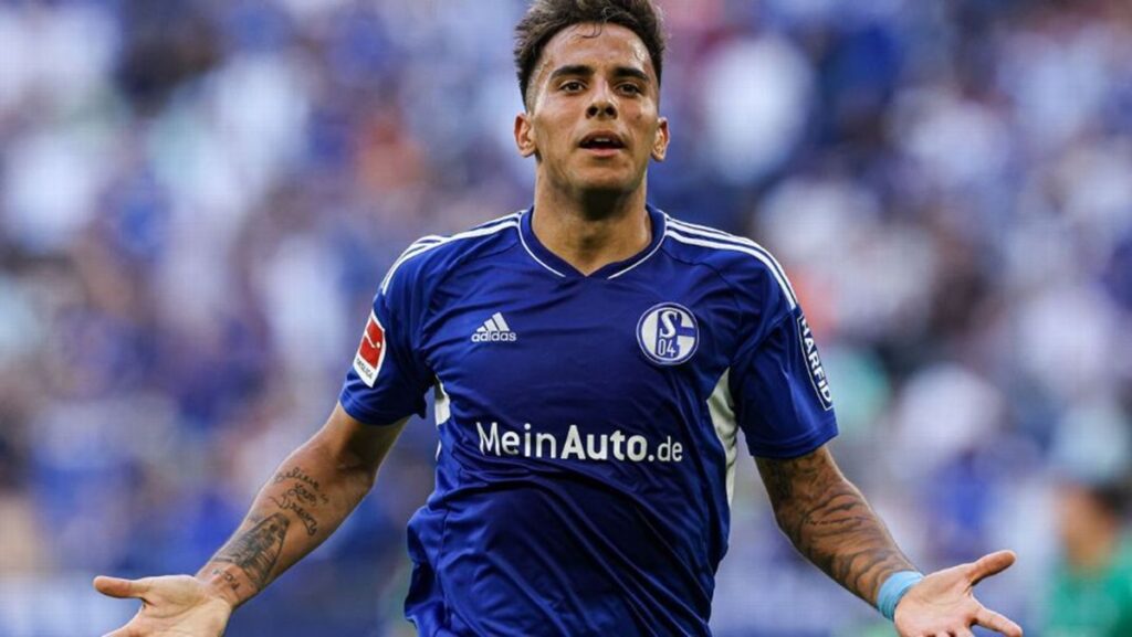 Rodrigo Zalazar, após gol pelo Schalke 04, da Alemanha (Foto: Reprodução/ Divulgação/ Getty Images)