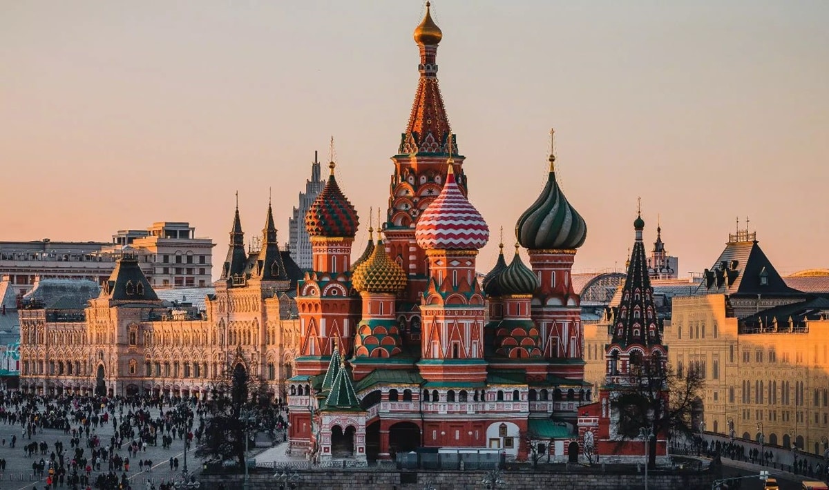 Catedral de São Basílio, na Rússia, é um dos símbolos do país, localizada na Praça Vermelha em Moscou (Foto: Reprodução/ Getty Images)