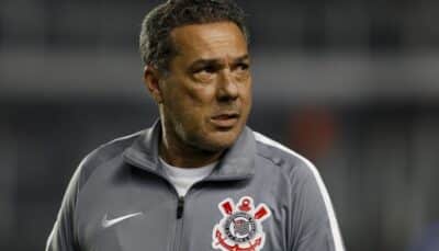 Imagem do post Luxemburgo fala sobre reviravolta do Corinthians e explica trabalho emocional: “Lá dentro o couro come”