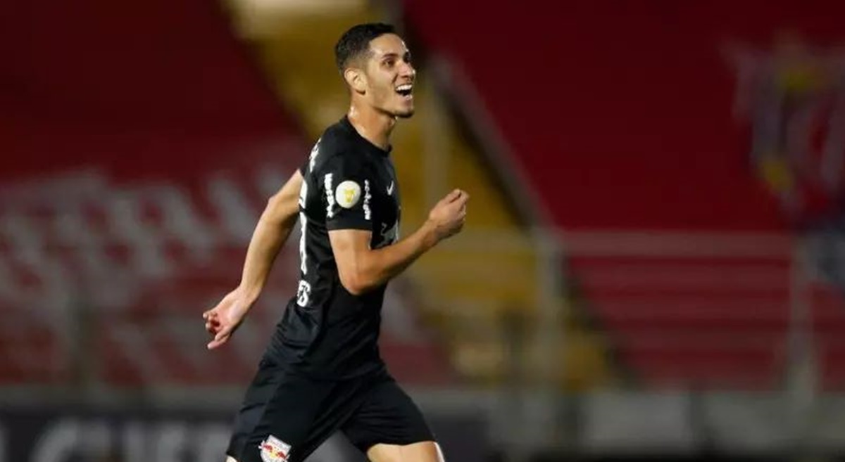 Bruno Praxedes em treino pelo RB Bragantino; jogador conversou com Ramón Diáz (Foto: Reprodução/ RB Bragantino)