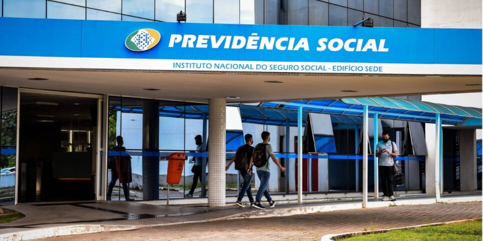 INSS paga valor extra para aposentados e pensionistas (Imagem Reprodução Internet)