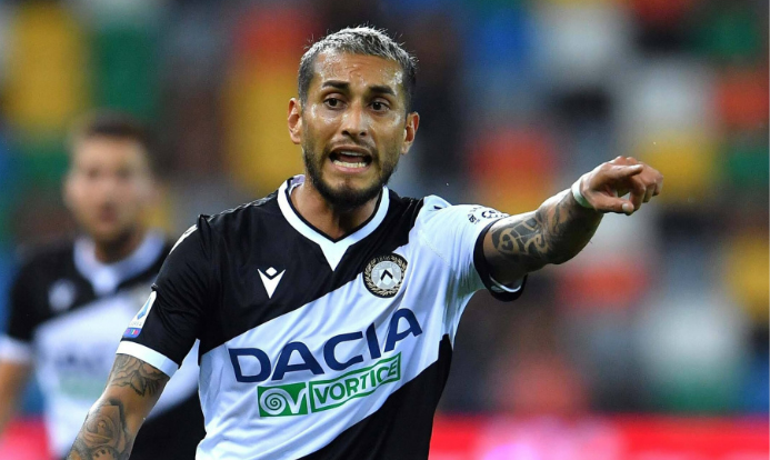 O famoso jogador de futebol, Roberto Pereyra deve assinar com o time praiano (Foto: Reprodução)