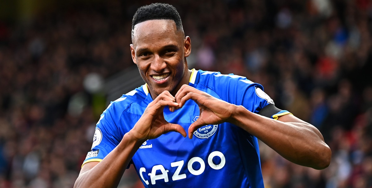 Yerry Mina está livre no mercado e se torna oportunidade a equipe de Sampaoli no Flamengo (Foto: Reprodução/ Getty Images)