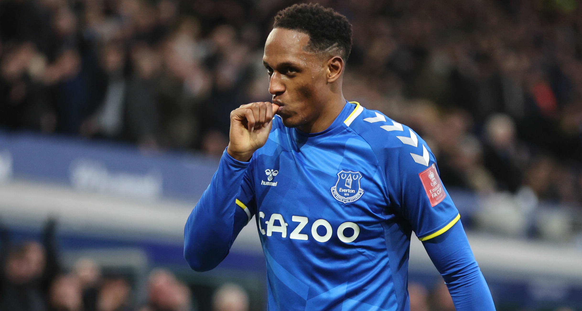 Yerry Mina jogando pelo Everton, da Premier League (Foto: Reprodução/ Getty Images)