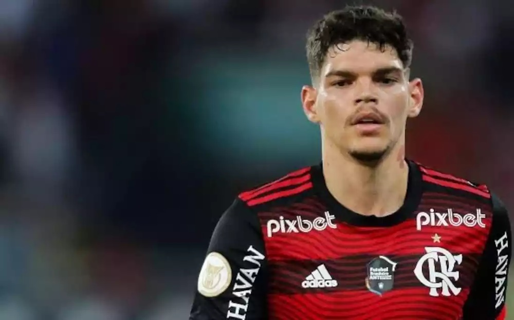 Sampaoli deve perder um dos maiores nomes do Flamengo a clubes europeus, o jovem Ayrton Lucas (Foto: Reprodução/ Internet/ CRF)