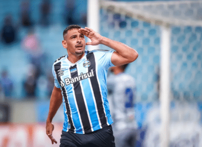 Imagem do post Diego Souza volta a vestir a camisa do Sport após longos anos de espera: “Vou botar pra f****”