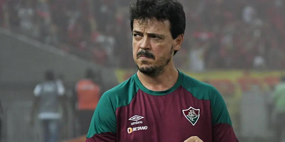 Fernando Diniz é pego de surpresa e recebe notícia do Fluminense (Foto: Reprodução)