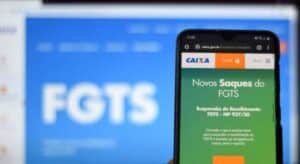 App do FGTS, site do Fundo de Garantia, e site da Caixa Economica garantem solicitação de saque (Foto: Reprodução/ Internet)