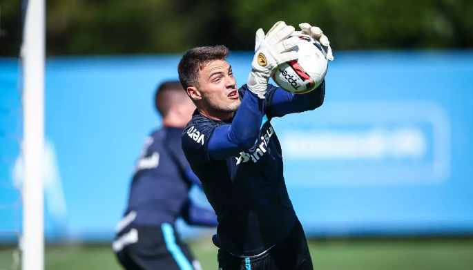 O famoso goleiro de futebol do Grêmio teve atitude que repercutiu nas redes sociais (Foto: Reprodução)