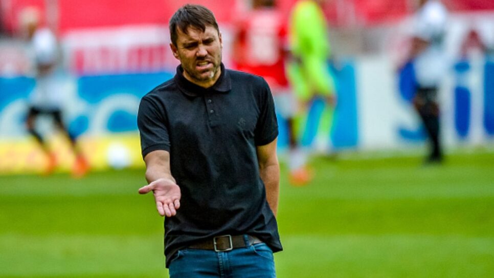 Eduardo Coudet treina o Internacional (Foto: Getty Images)