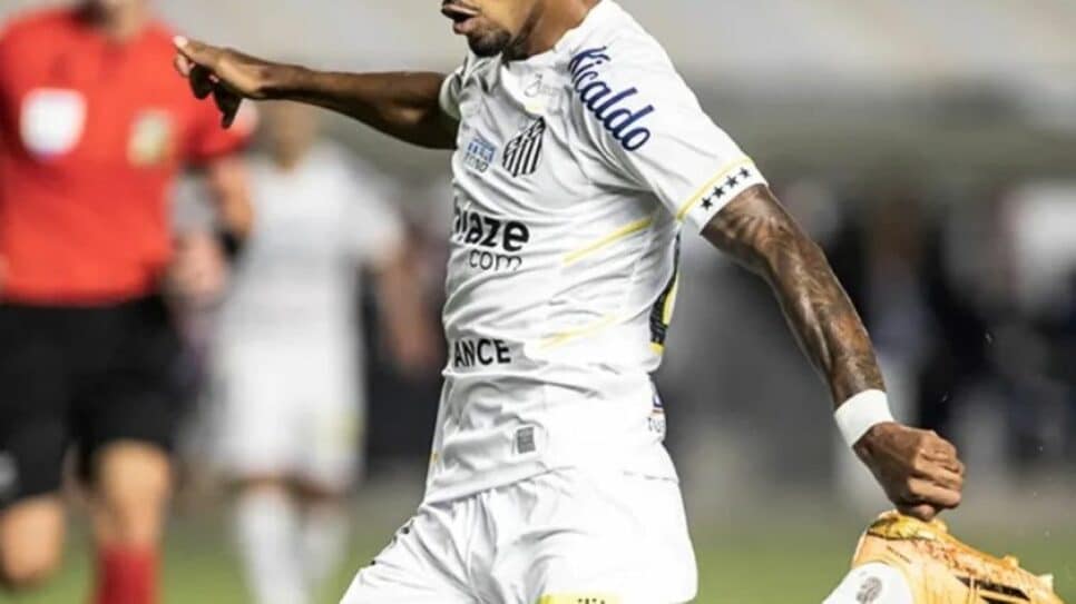 Santos e Dínamo Zagreb disputam por defensor brasileiro