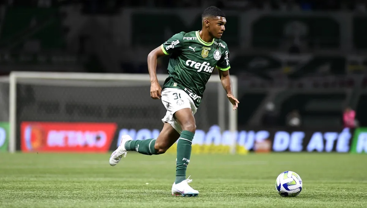 Luis Guilherme jogando no profissional do Palmeiras (Foto: Reprodução/ Marcos Ribolli)