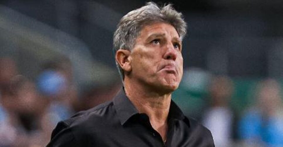 Renato Gaúcho leva rasteira e e jogador deve deixar o Grêmio (Foto: Reprodução/ Maxi Franzoi/ AGIF)
