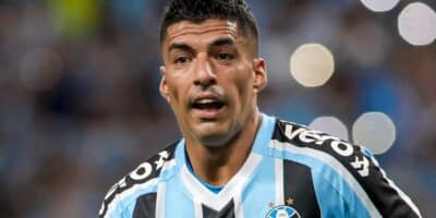 Imagem do post Um milhão por mês, para FECHAR o Aeroporto: Nome PERFEITO para substituir Suárez ‘aparece’ no Grêmio