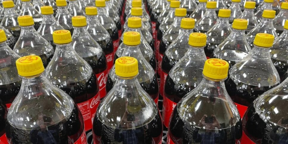 Coca cola com tampa amarela, entenda o motivo (Imagem Reprodução Internet)