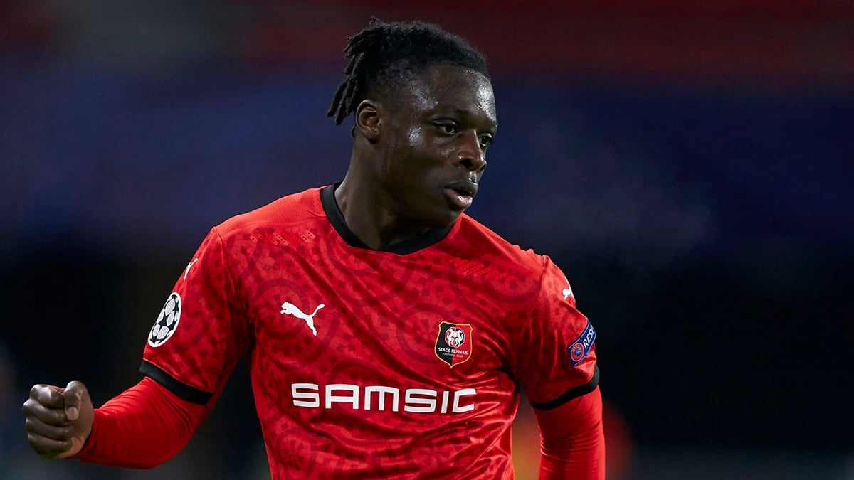 Jérémy Doku, do Rennes-FRA, é negociado ao Manchester City (Foto: Reprodução/ Getty Images)