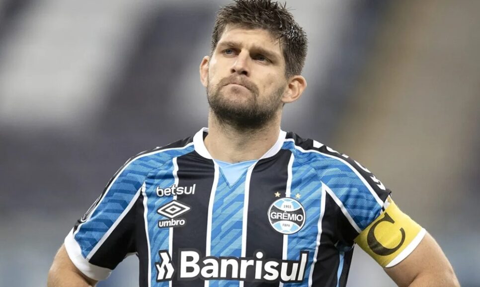 Walter Kannemann joga há 7 anos pelo Grêmio e decide futuro (Foto: Reprodução/ Liamara Polli/ Getty Images)
