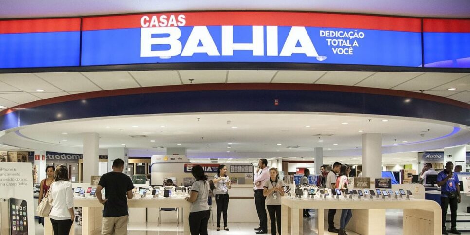 Casas Bahia enfrenta fechamento de lojas