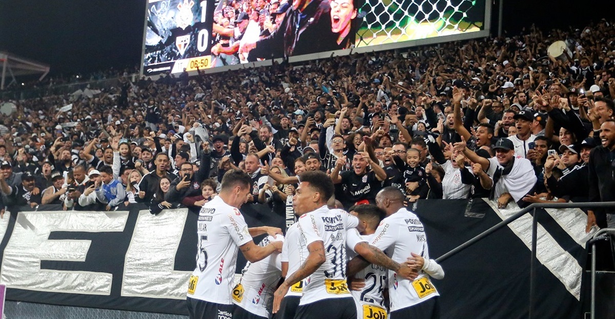 O Tricolor terá que enfrentar o Timão por título de futebol (Foto: Reprodução/ Internet)