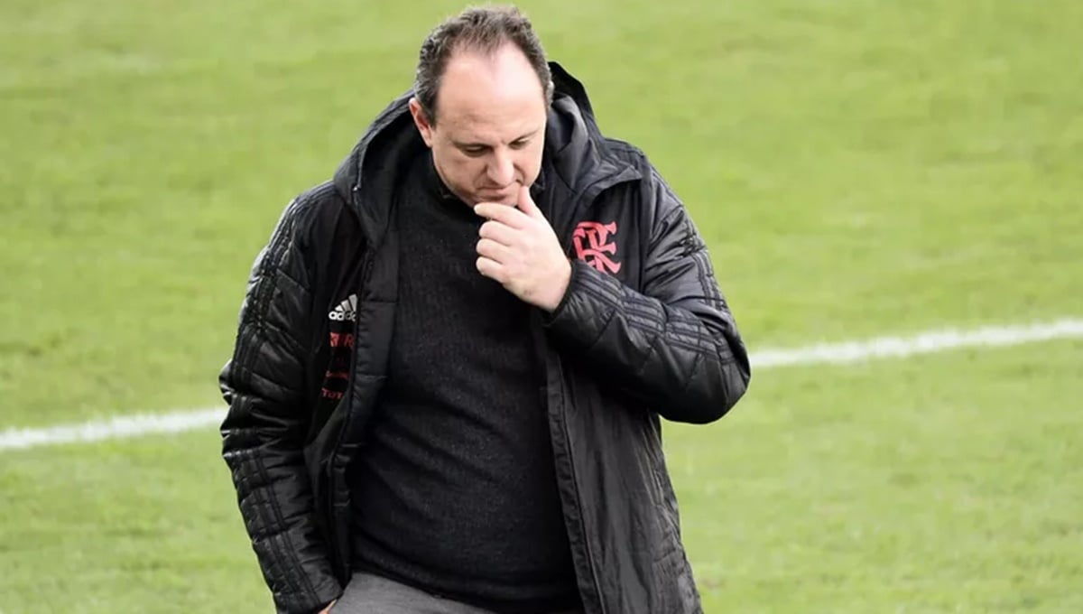 Rogério Ceni em seu tempo no comando do Flamengo (Foto: Reprodução/ Marcos Ribolli/ CRF/ GE)