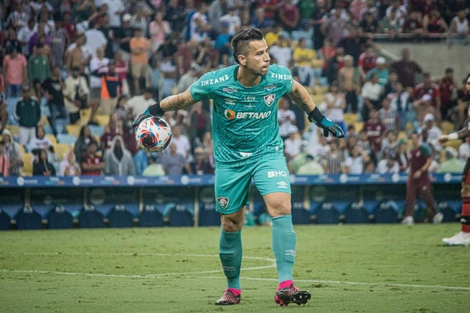 Situação de Fábio no Fluminense afeta o Cruzeiro